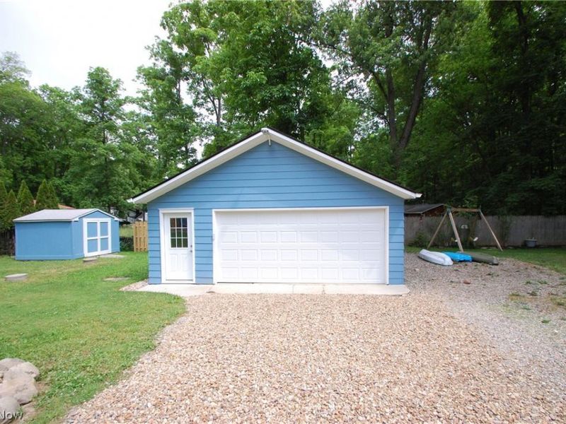 10029 Cummins Drive, Deerfield, OH 44411 Photo 8