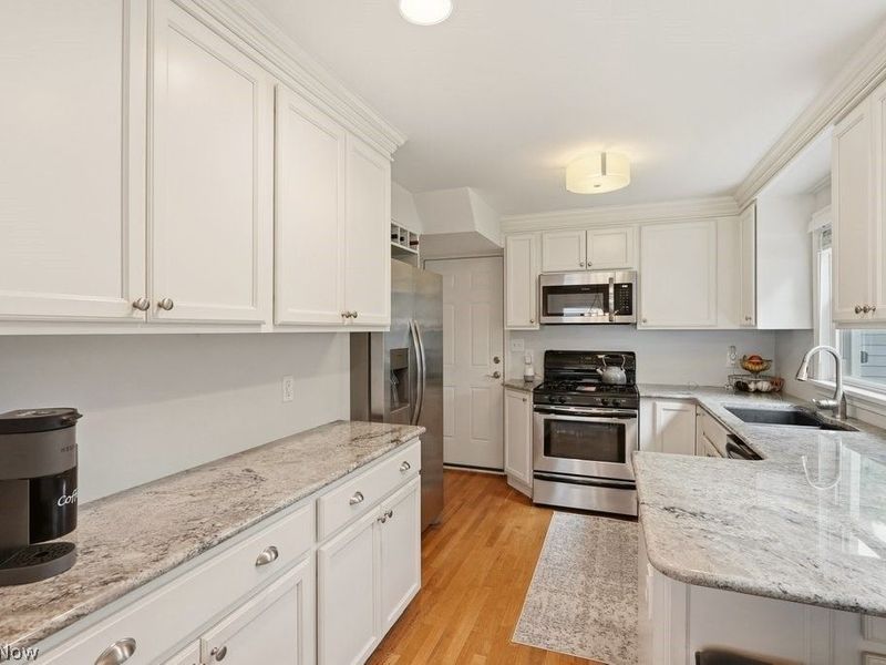 2191 S Belvoir Boulevard, University Heights, OH 44118 Photo 11