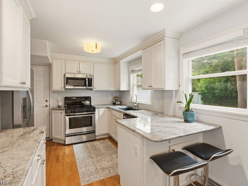 2191 S Belvoir Boulevard, University Heights, OH 44118 Photo 12