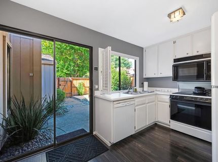 212 Hartnell Pl, Sacramento, CA 95825 Photo