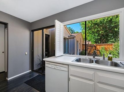 212 Hartnell Pl, Sacramento, CA 95825 Photo