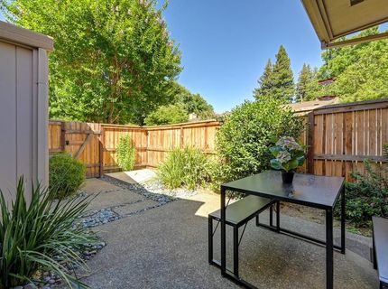 212 Hartnell Pl, Sacramento, CA 95825 Photo