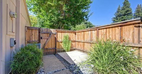 212 Hartnell Pl, Sacramento, CA 95825 Photo