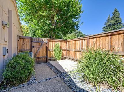 212 Hartnell Pl, Sacramento, CA 95825 Photo