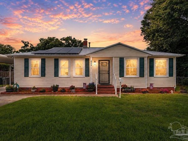422 Gibbs Rd, Pensacola, FL 32507