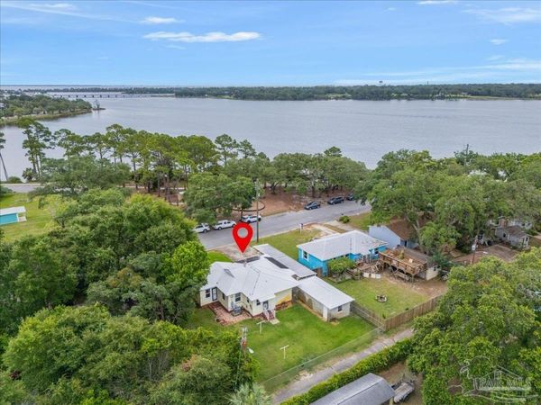 422 Gibbs Rd, Pensacola, FL 32507