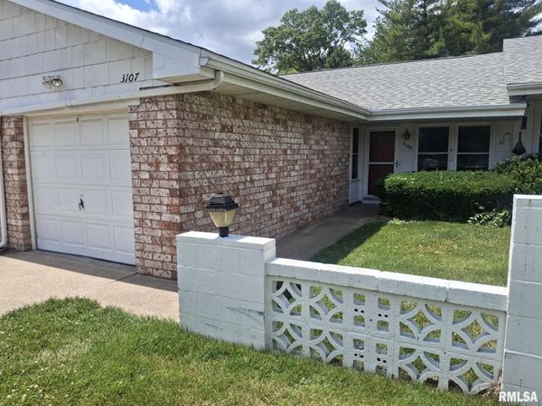 3107 N MOLLECK Drive, Peoria, IL 61604