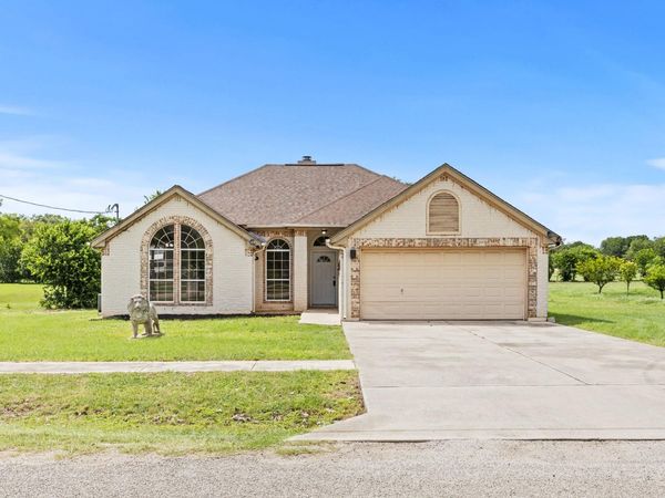 84 Thomas DR, Martindale, TX 78655