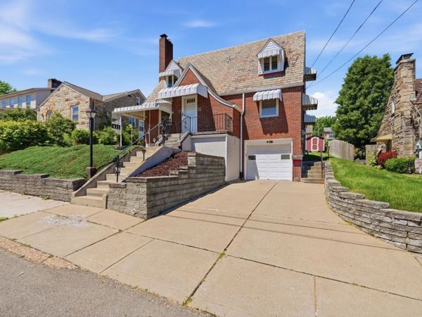 411 Phillips Avenue, Mckees Rocks, PA 15136