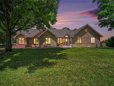 13940 SE State Route MM Highway, Faucett, MO 64448