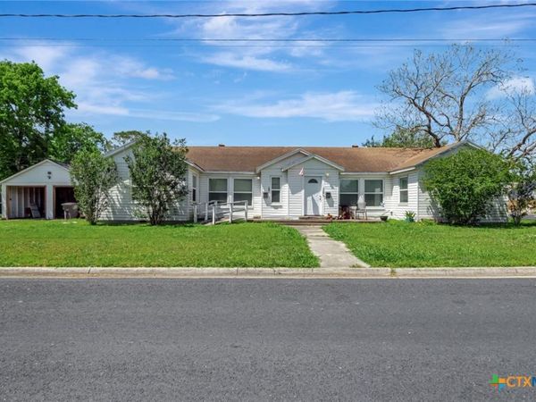 1005 Macarthur Street , Victoria, TX 77901