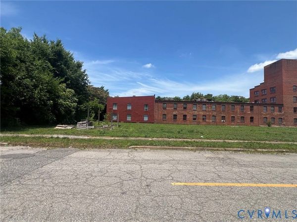 933 Commerce Street, Petersburg, VA 23803