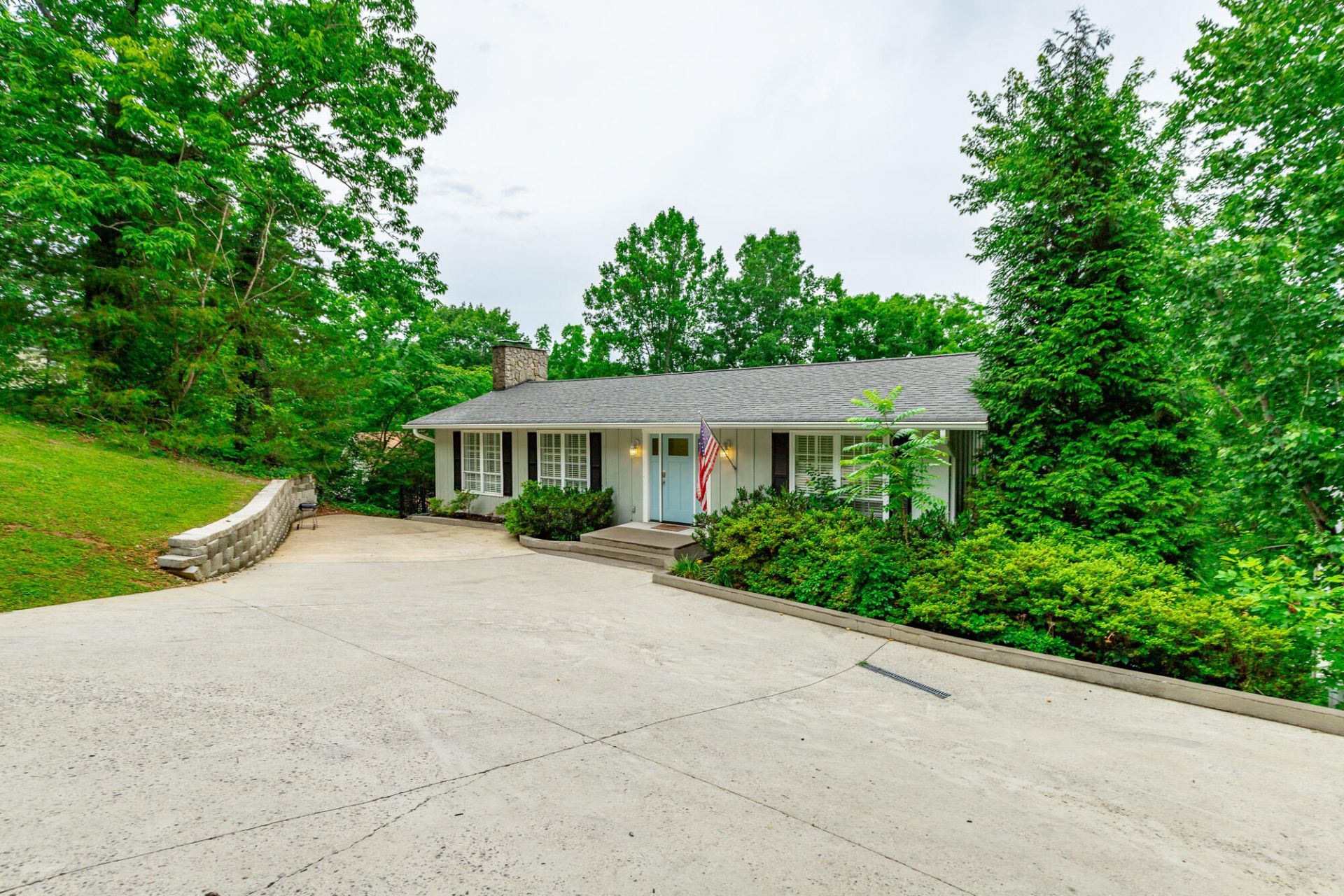 1043 Clift Cave Drive, Soddy Daisy, TN 37379 | MLS ID 1536598