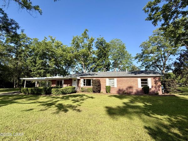 3023 Clearmont Road , Marianna, FL 32446