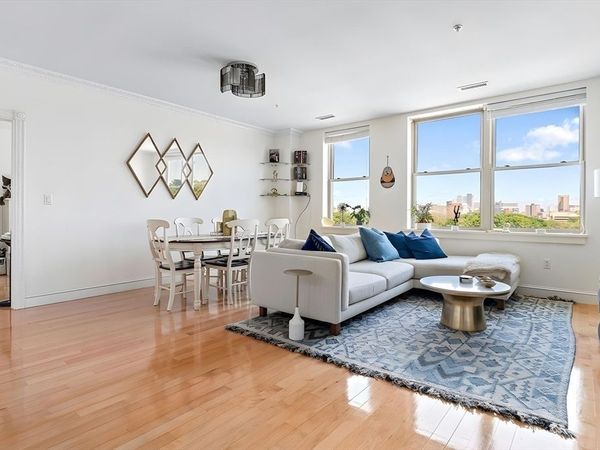 323 Boylston St, Unit 602, Brookline, MA 02445