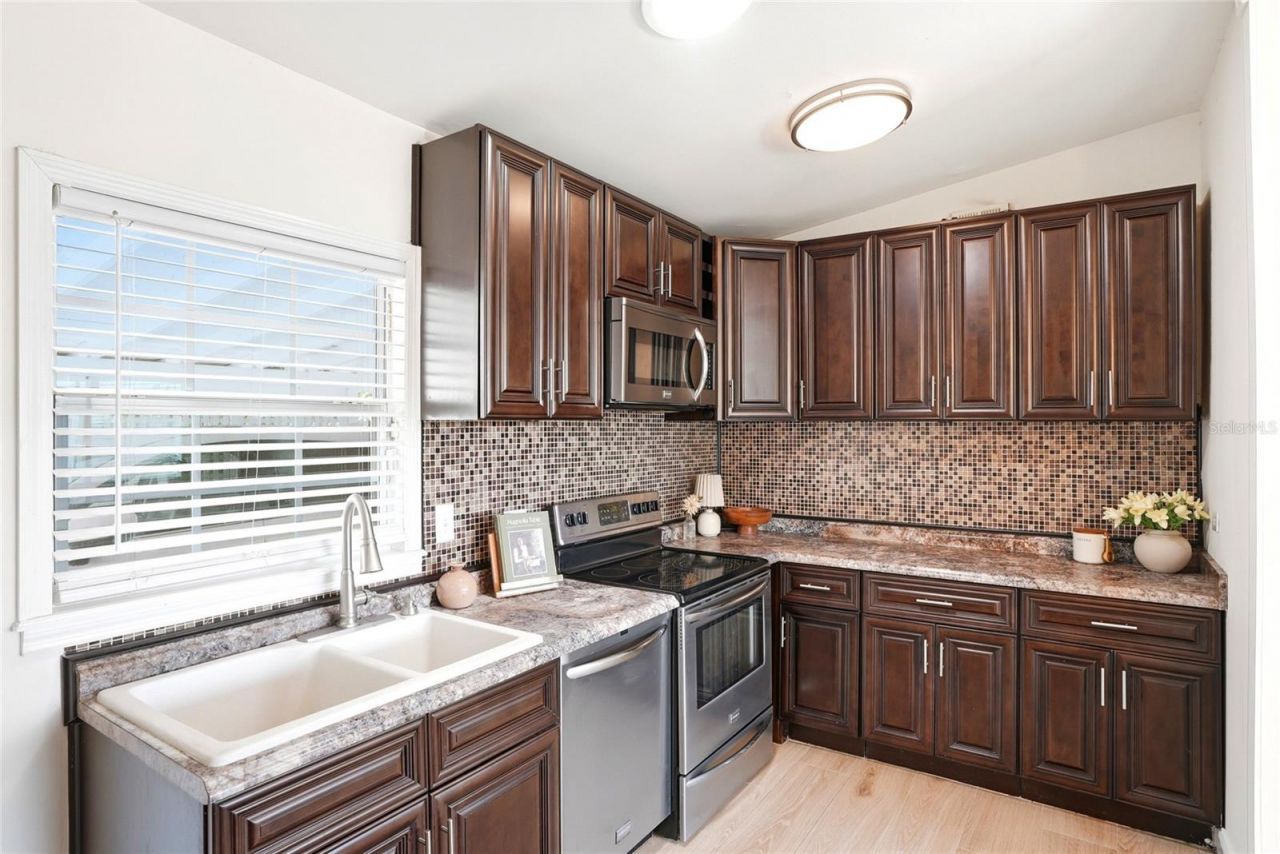 4030 Marlin Drive Se, Saint Petersburg, FL 33705 Photo