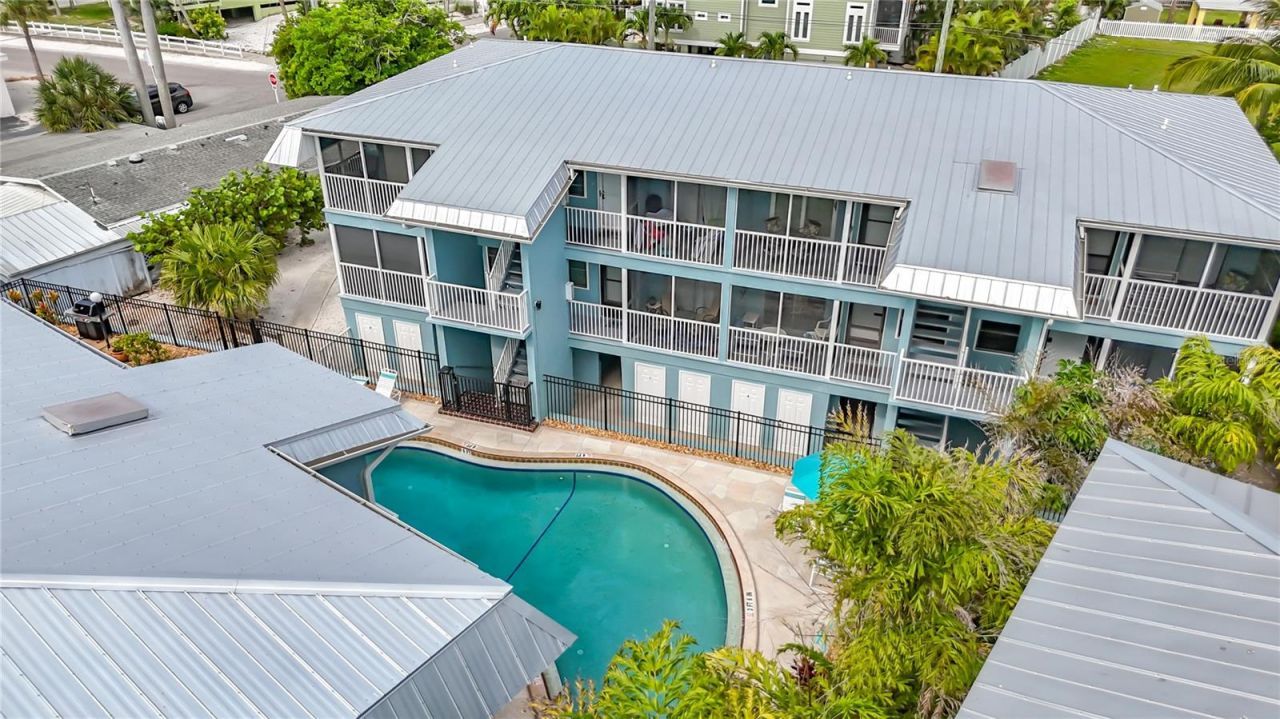 205 Highland Avenue, Unit 3, Bradenton Beach, FL 34217 Photo