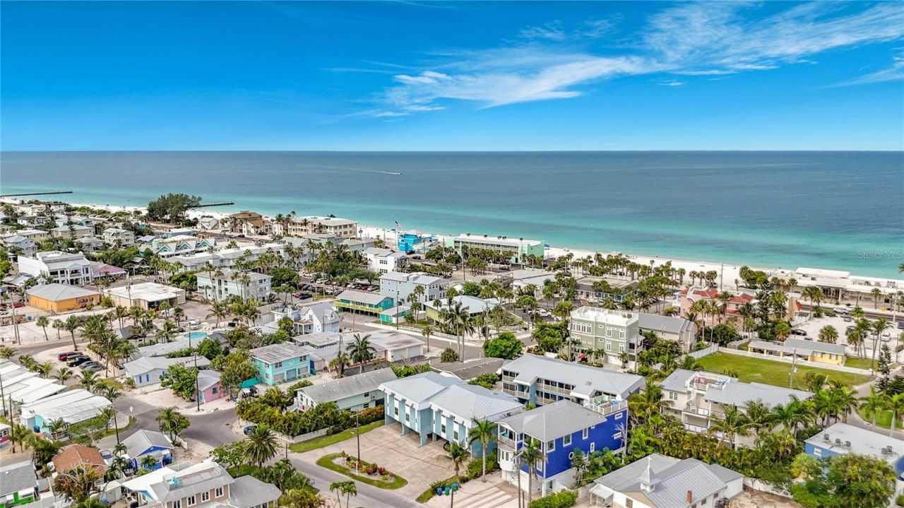 205 Highland Avenue, Unit 3, Bradenton Beach, FL 34217 Photo