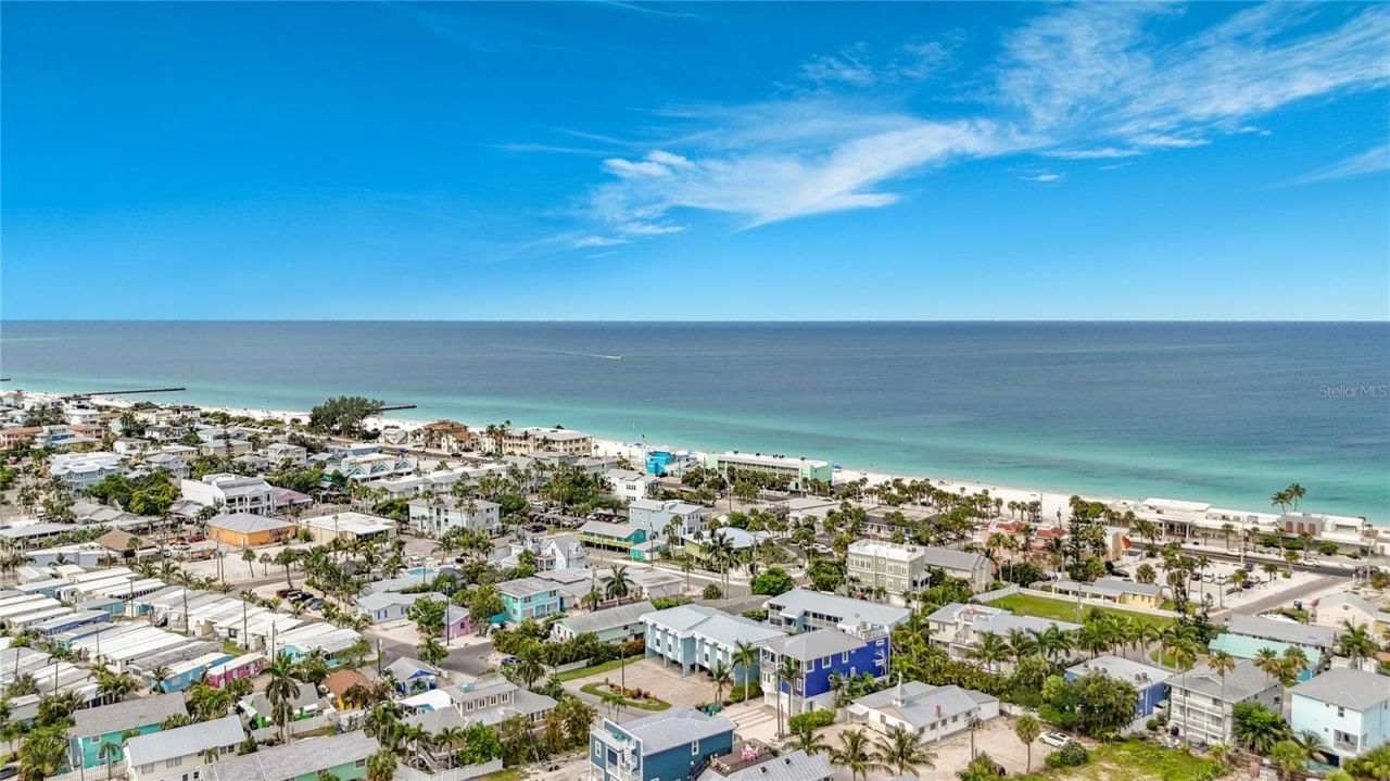 205 Highland Avenue, Unit 3, Bradenton Beach, FL 34217 Photo