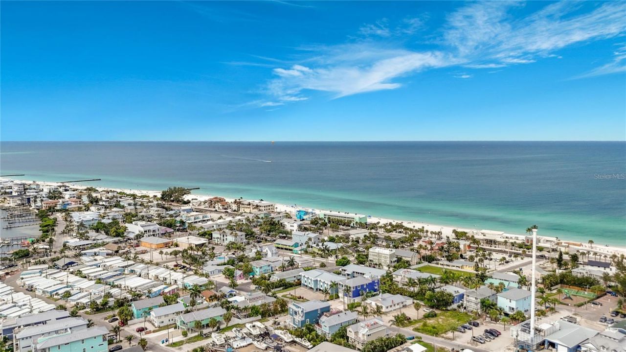 205 Highland Avenue, Unit 3, Bradenton Beach, FL 34217 Photo