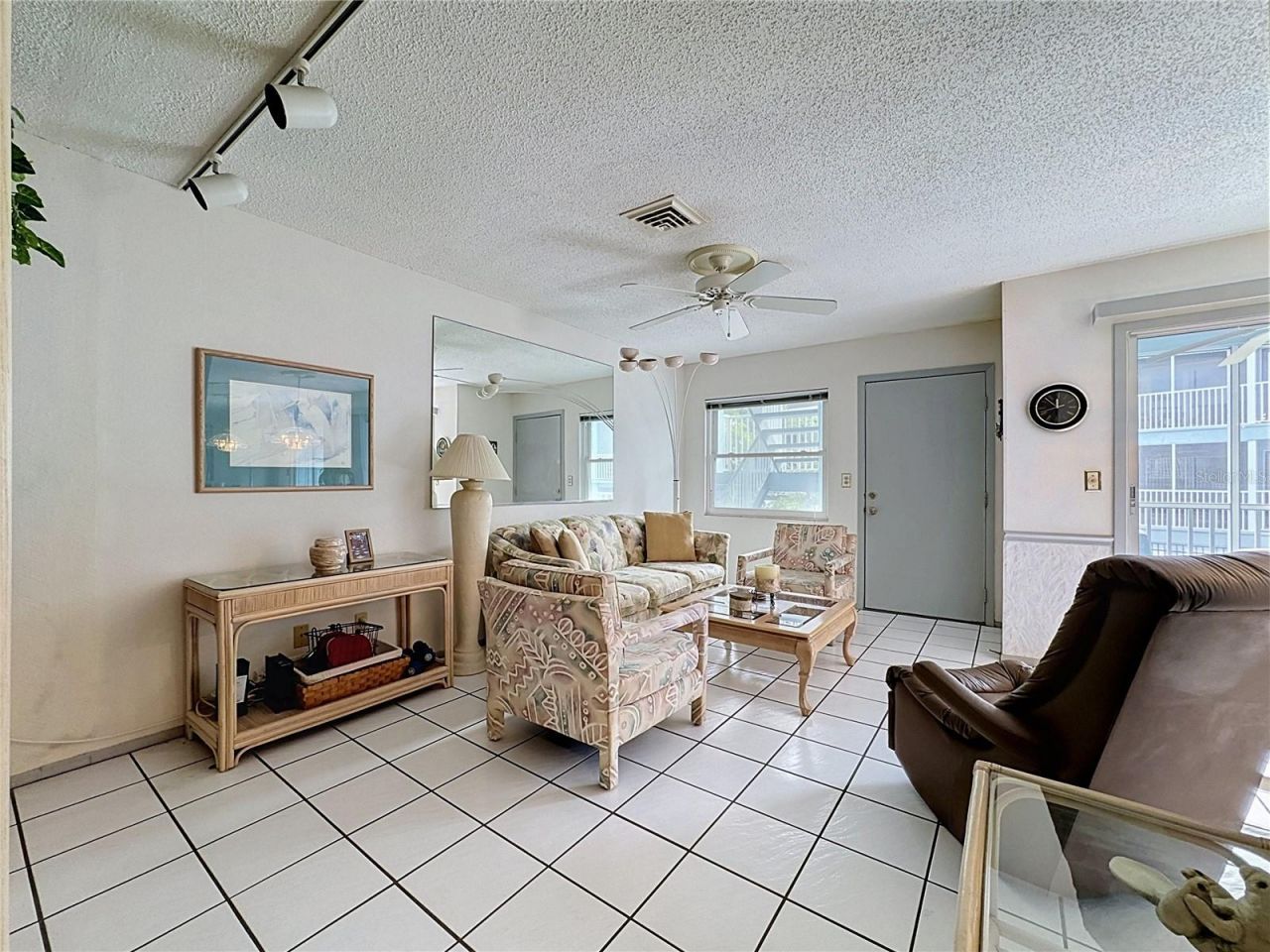 205 Highland Avenue, Unit 3, Bradenton Beach, FL 34217 Photo