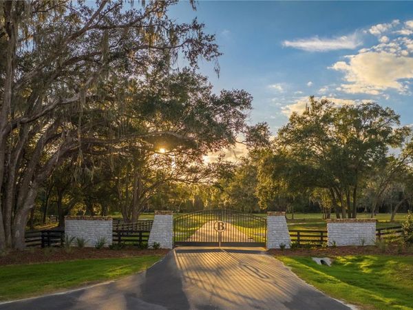 17187 SW 11 COURT , NEWBERRY, FL 32669