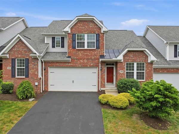 306 Trafalgar Sq, Cranberry Twp, PA 16066