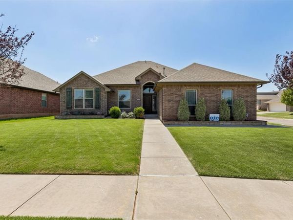 15925 Burkett Circle, Edmond, OK 73013