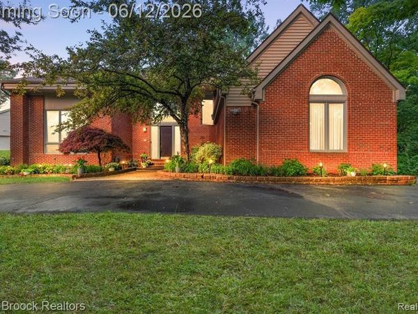 2295 Shore Hill Drive, West Bloomfield Twp, MI 48323