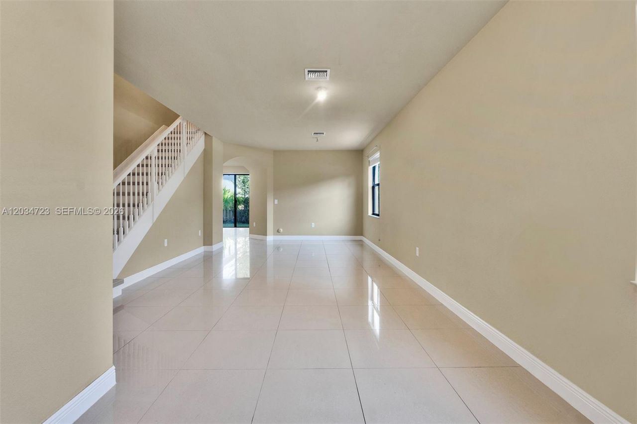 8890 NW 99th Path, Doral, FL 33178 Photo