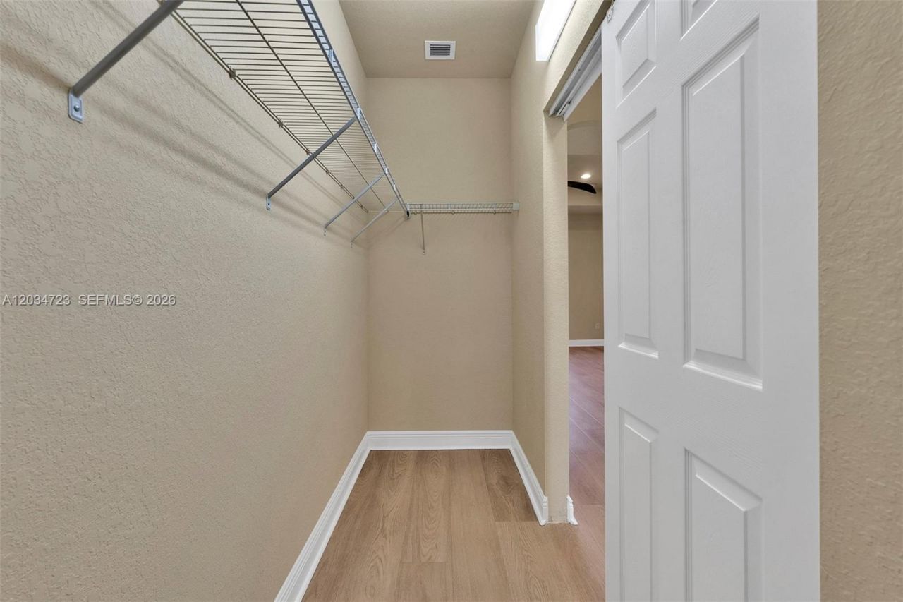 8890 NW 99th Path, Doral, FL 33178 Photo