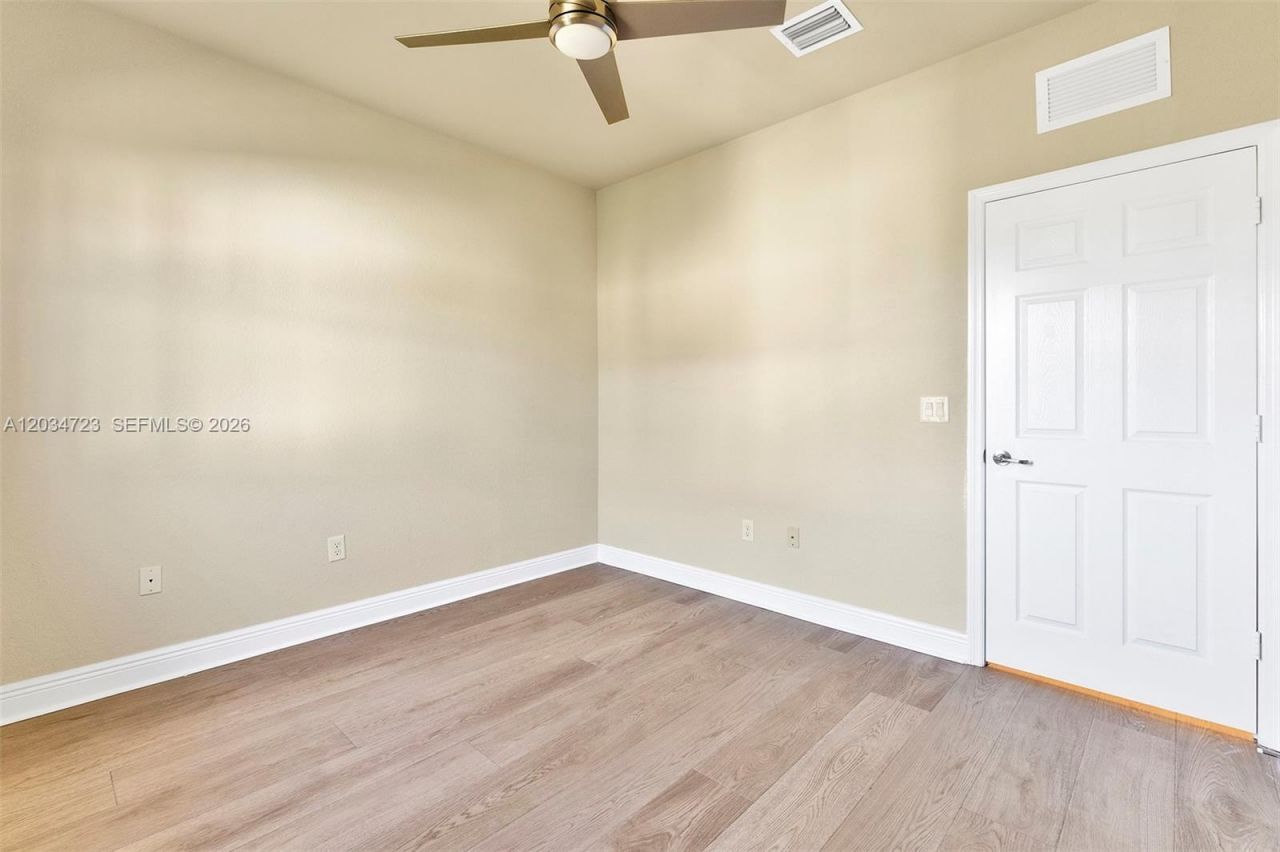 8890 NW 99th Path, Doral, FL 33178 Photo