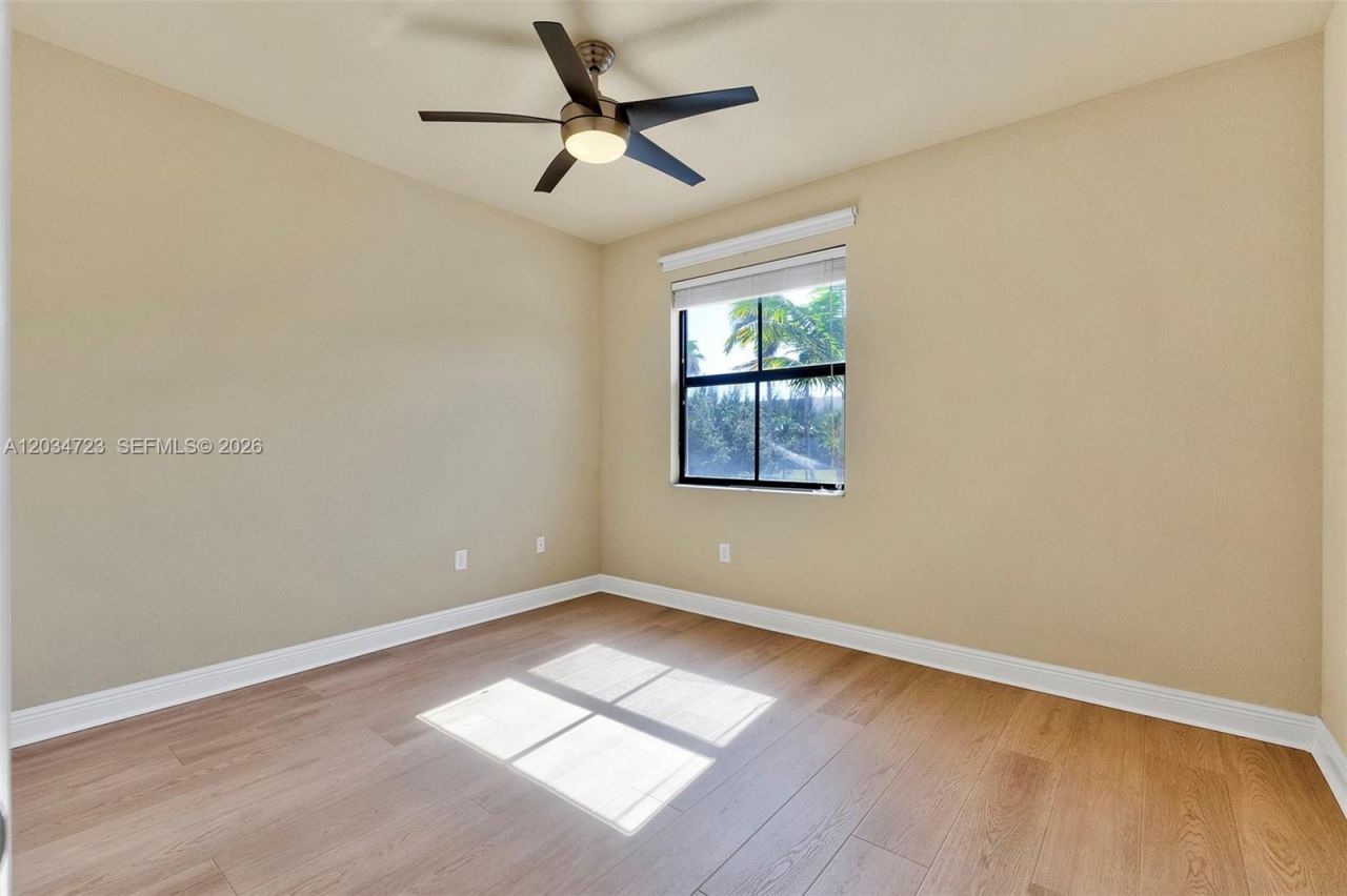8890 NW 99th Path, Doral, FL 33178 Photo
