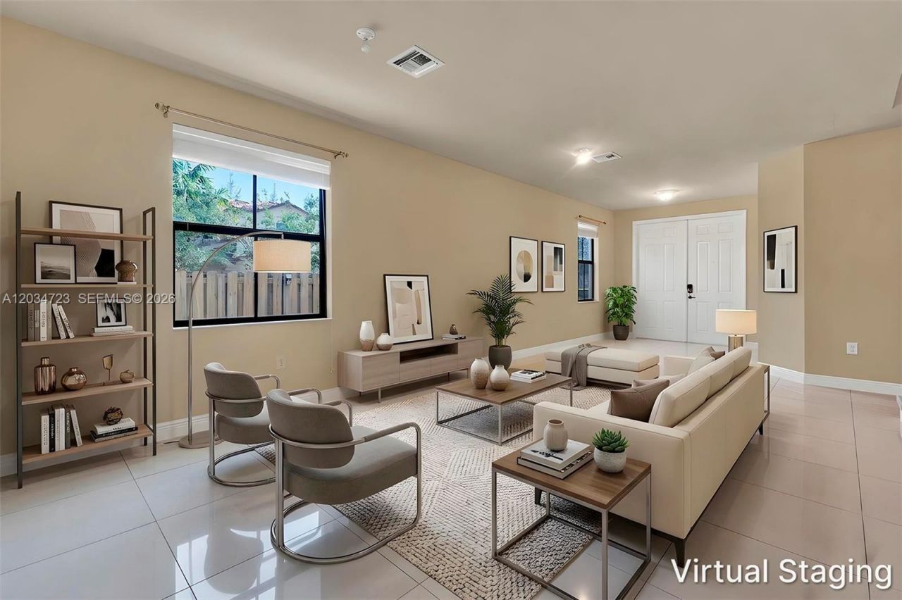 8890 NW 99th Path, Doral, FL 33178 Photo