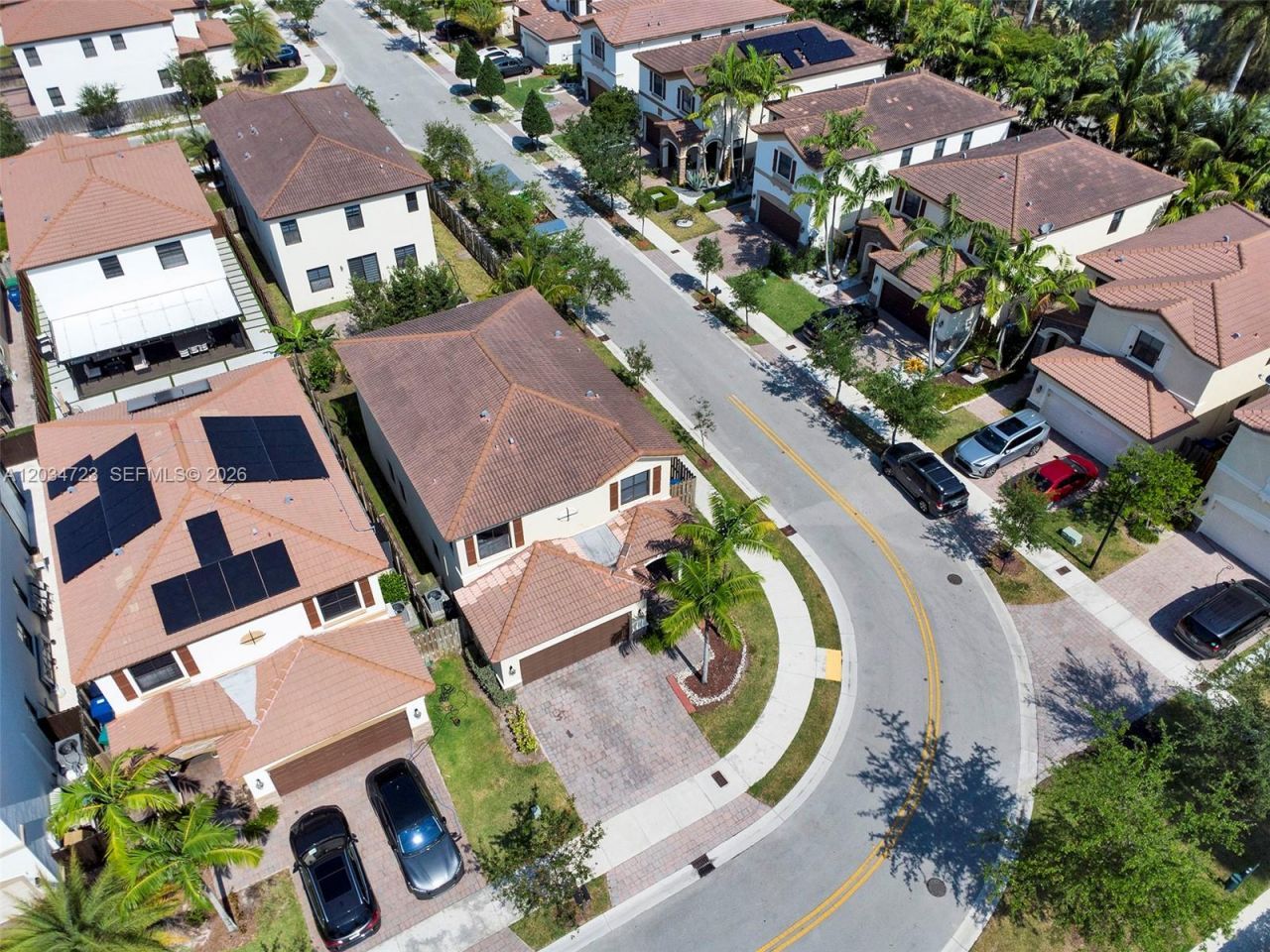 8890 NW 99th Path, Doral, FL 33178 Photo