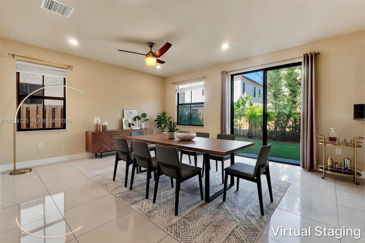 8890 NW 99th Path, Doral, FL 33178 Photo