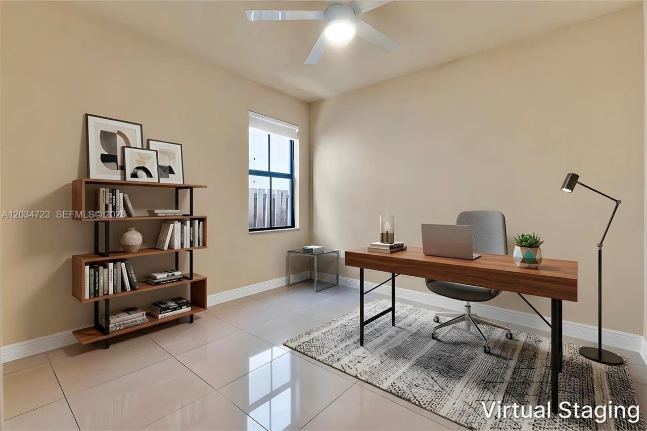 8890 NW 99th Path, Doral, FL 33178 Photo