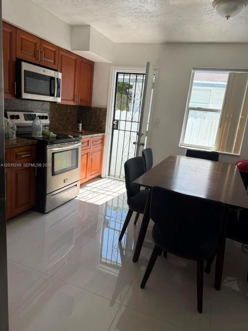78 NE 43rd St , Miami, FL 33137 Photo