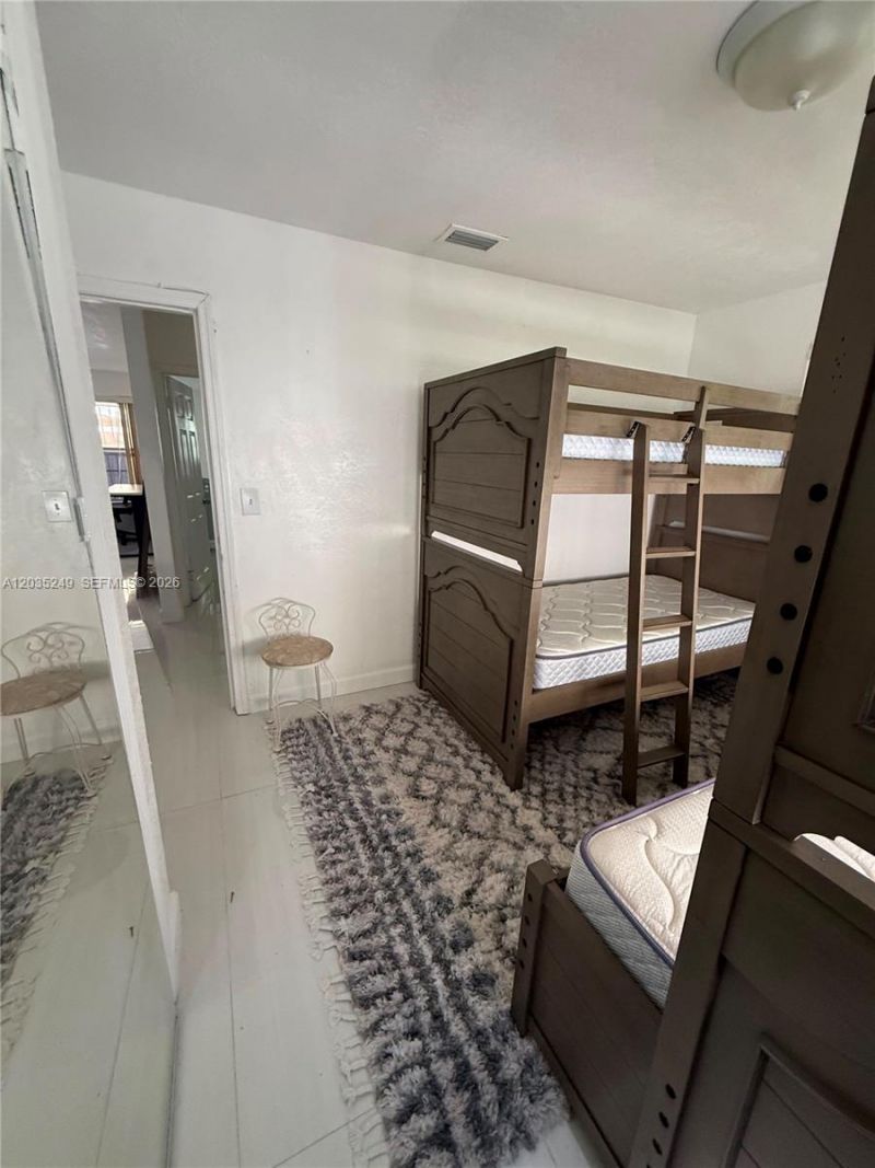 78 NE 43rd St , Miami, FL 33137 Photo
