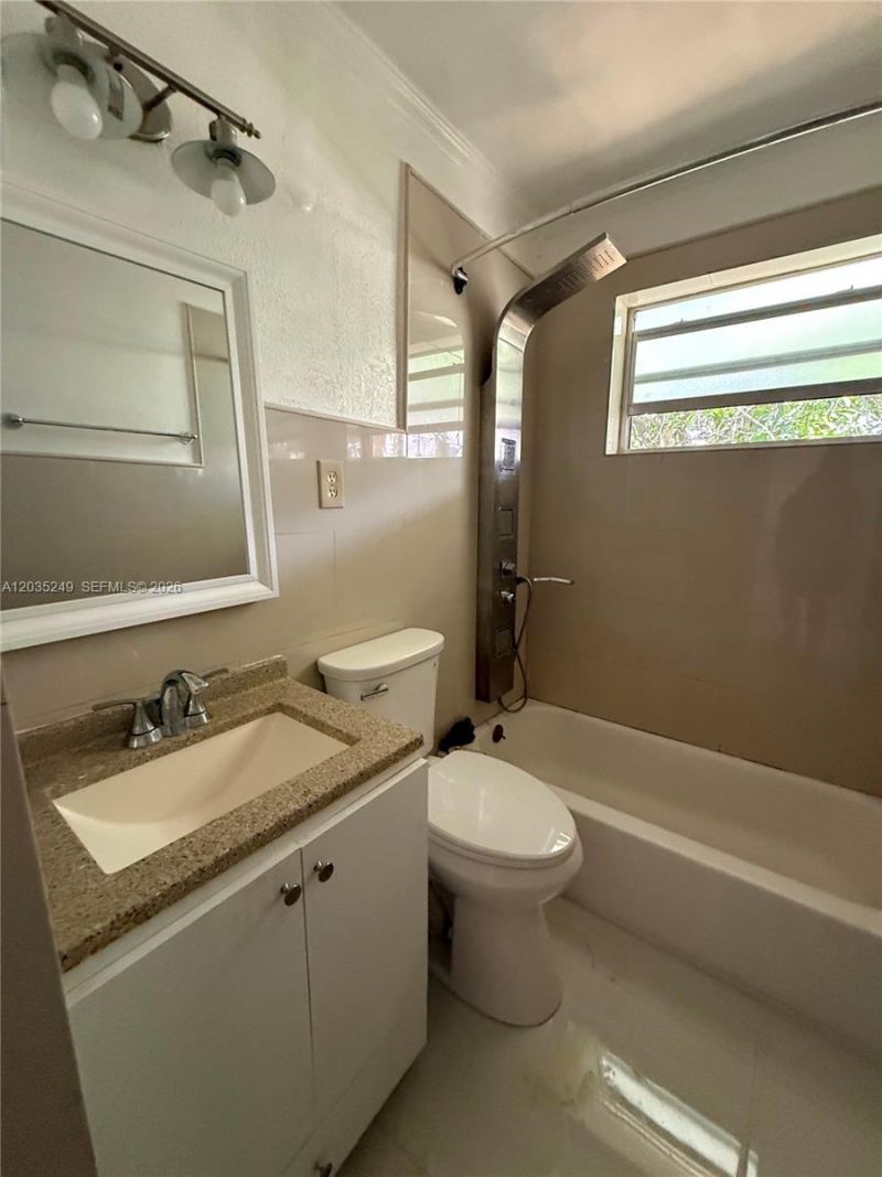 78 NE 43rd St , Miami, FL 33137 Photo
