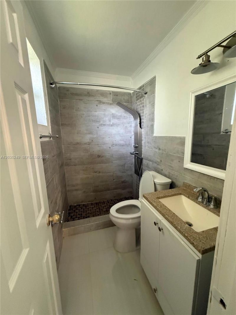 78 NE 43rd St , Miami, FL 33137 Photo