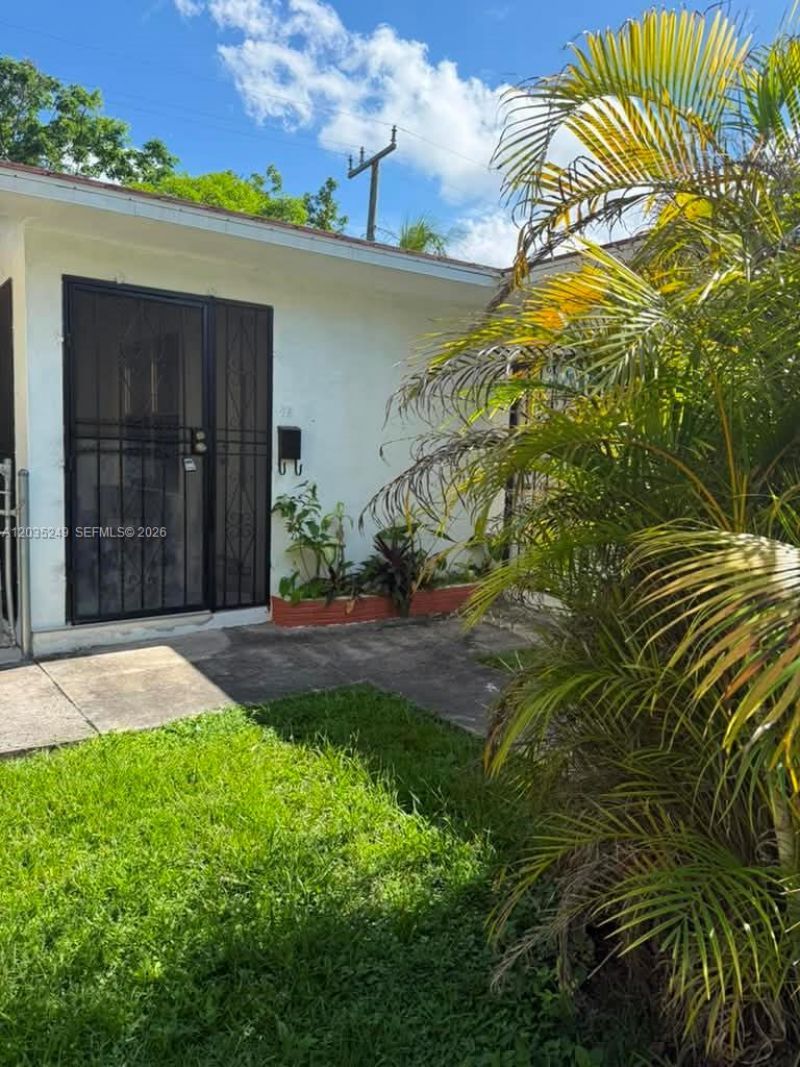 78 NE 43rd St , Miami, FL 33137 Photo