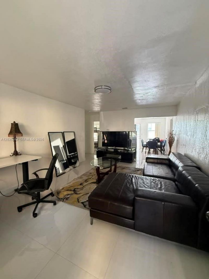 78 NE 43rd St , Miami, FL 33137 Photo