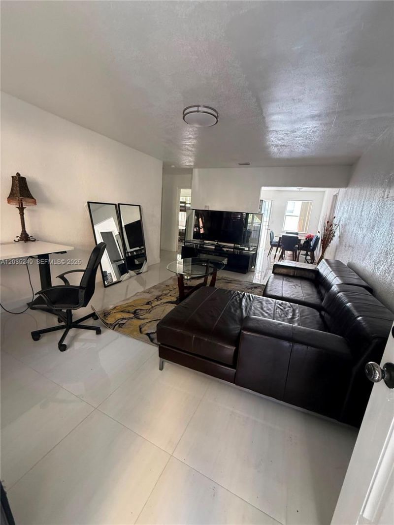 78 NE 43rd St , Miami, FL 33137 Photo
