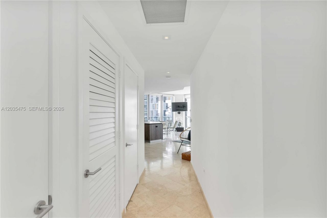 68 SE 6th St , Unit 1611, Miami, FL 33131 Photo