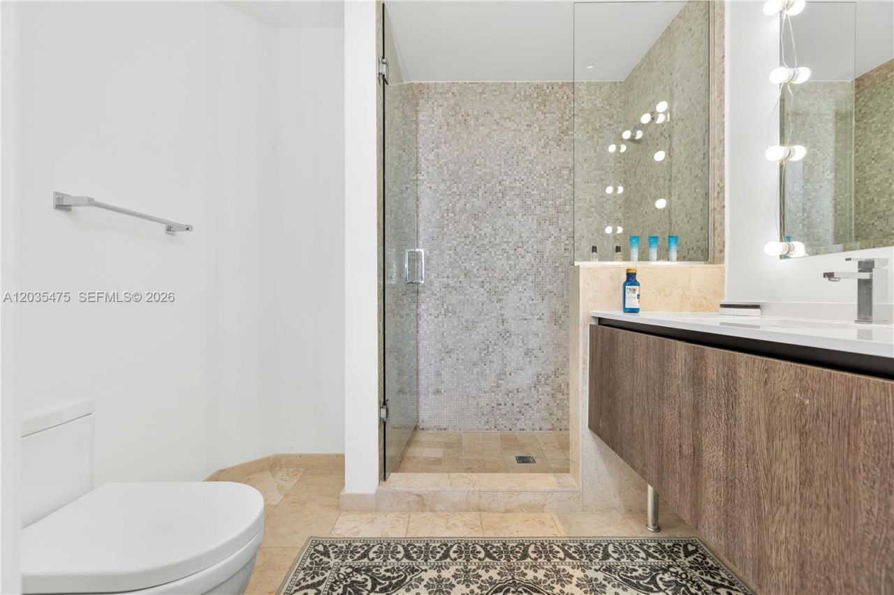 68 SE 6th St , Unit 1611, Miami, FL 33131 Photo