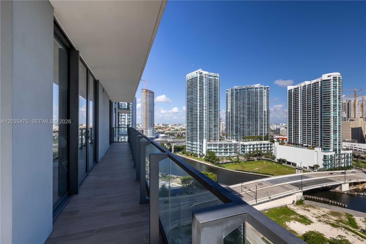 68 SE 6th St , Unit 1611, Miami, FL 33131 Photo