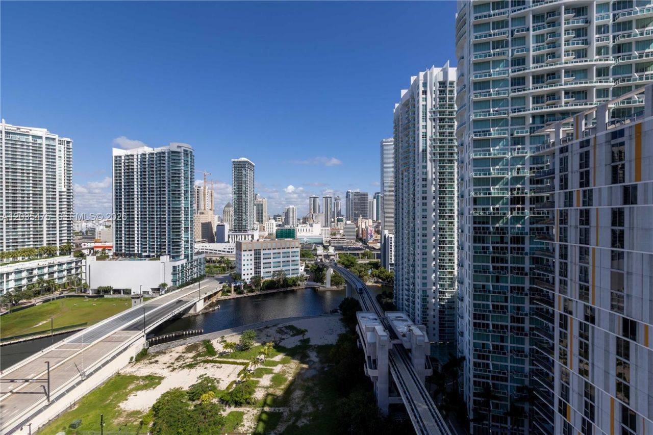 68 SE 6th St , Unit 1611, Miami, FL 33131 Photo