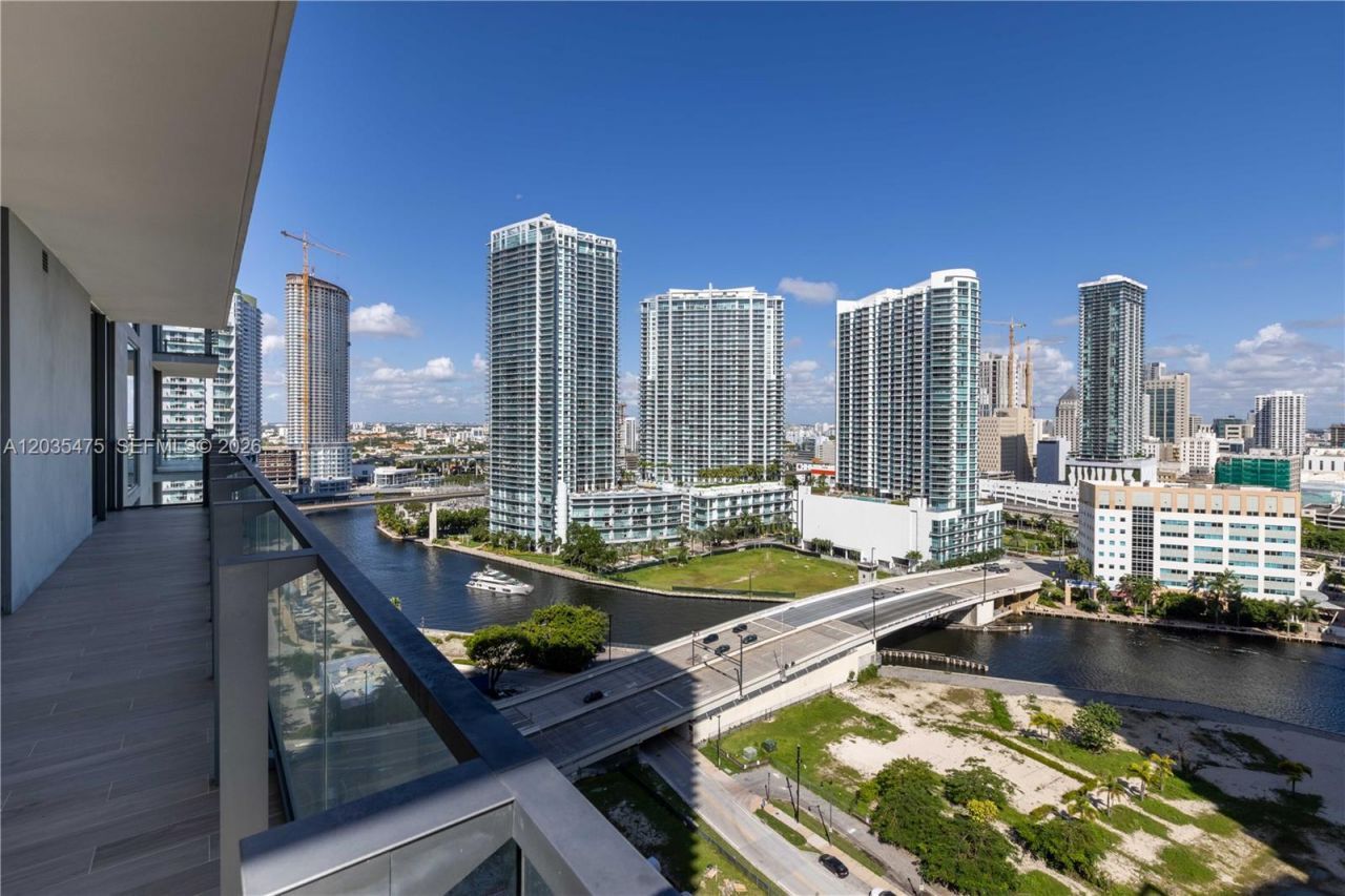 68 SE 6th St , Unit 1611, Miami, FL 33131 Photo