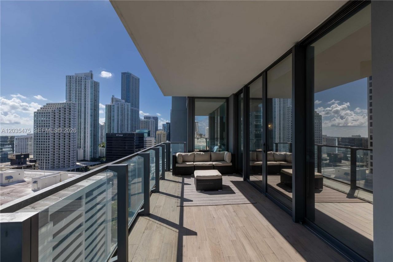 68 SE 6th St , Unit 1611, Miami, FL 33131 Photo
